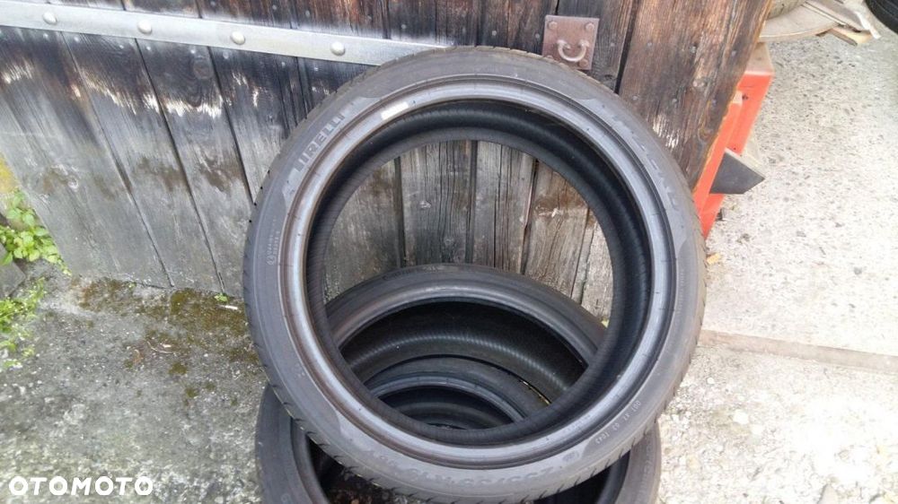 255/35/19 Pirelli P Zero - 3