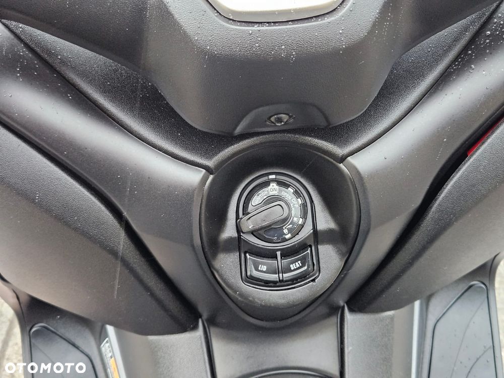 Yamaha X-max - 19