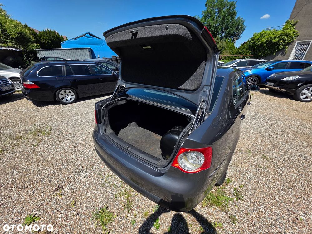 Volkswagen Jetta - 7
