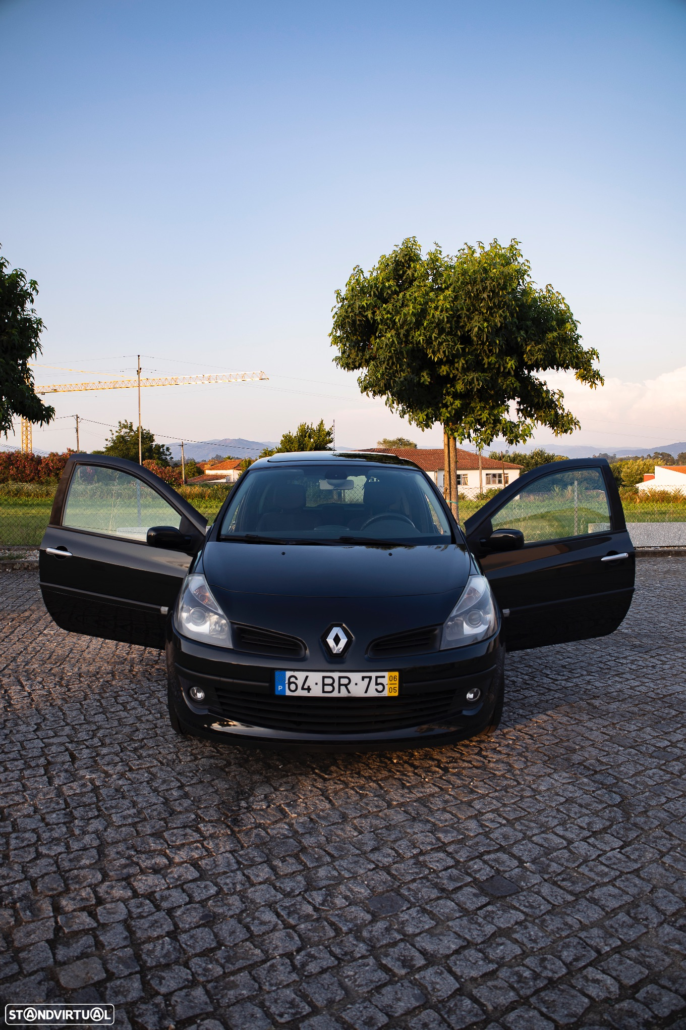 Renault Clio 1.2 16V Confort Authentique - 12