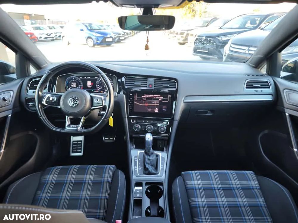 Volkswagen Golf GTE - 9