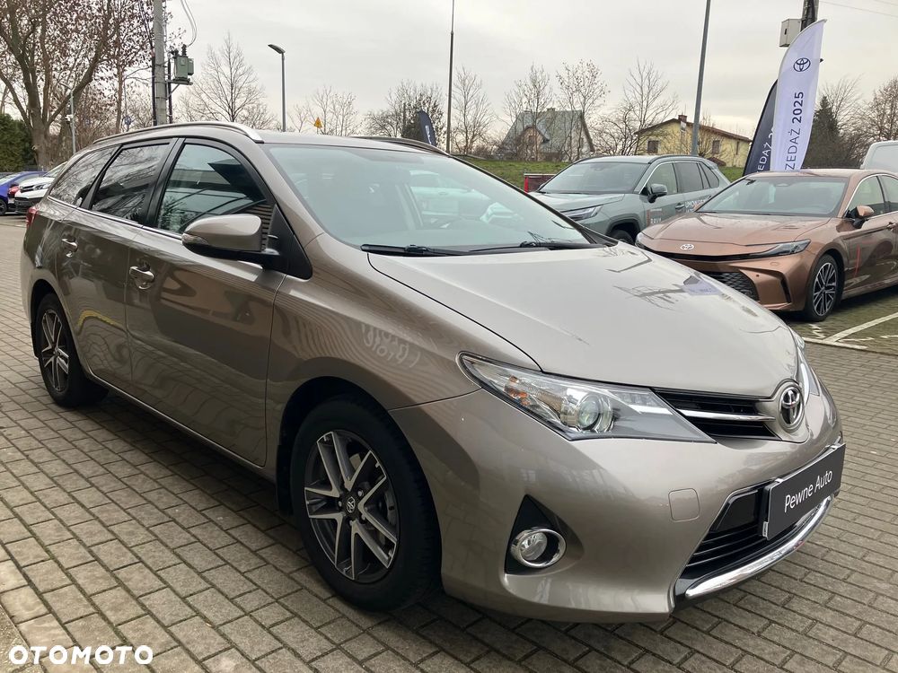 Toyota Auris 1.6 Premium - 8