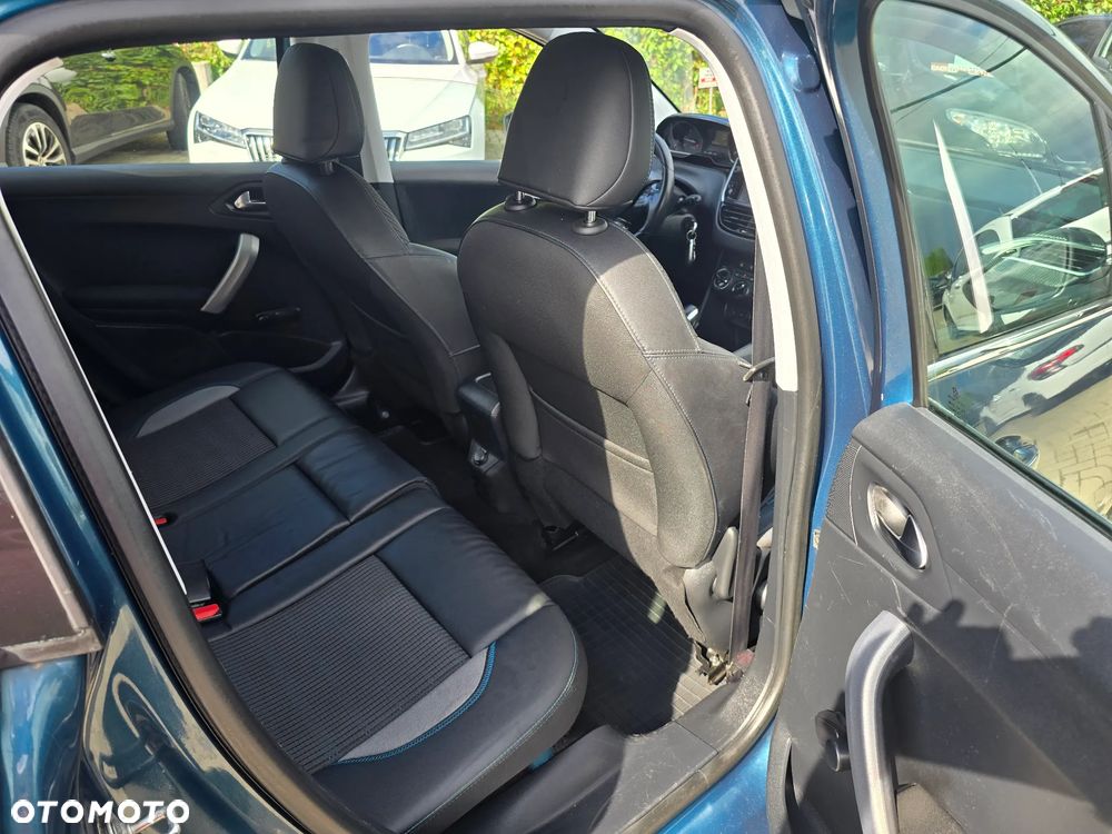 Peugeot 2008 - 10