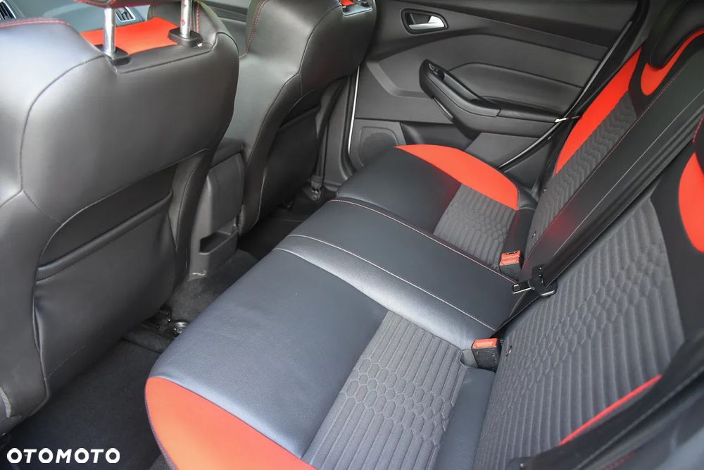 Ford Focus 2.0 EcoBoost ST mit Leder-Sport-Paket - 36