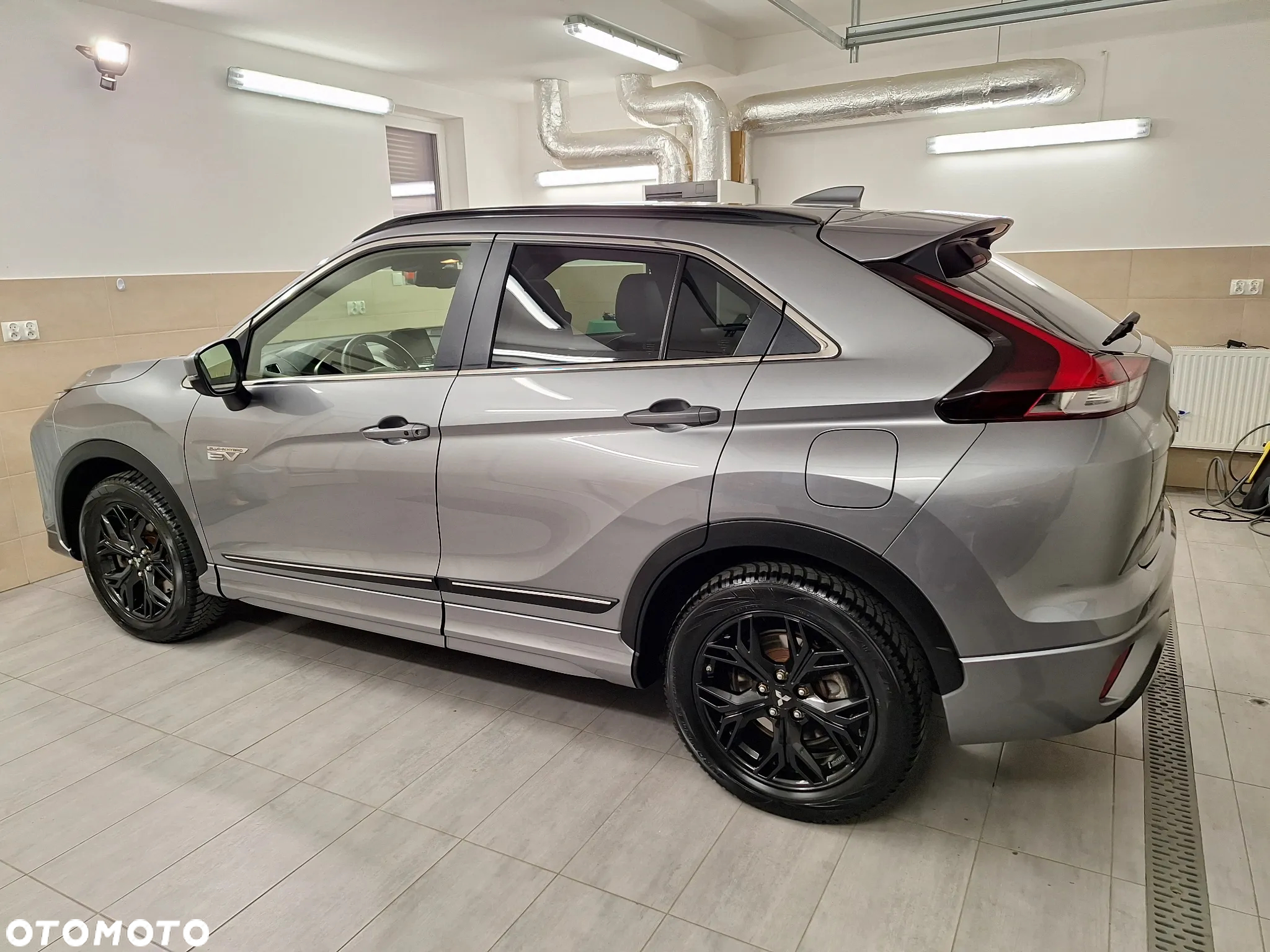 Mitsubishi Eclipse Cross Plug-In Hybrid 4WD Top - 8