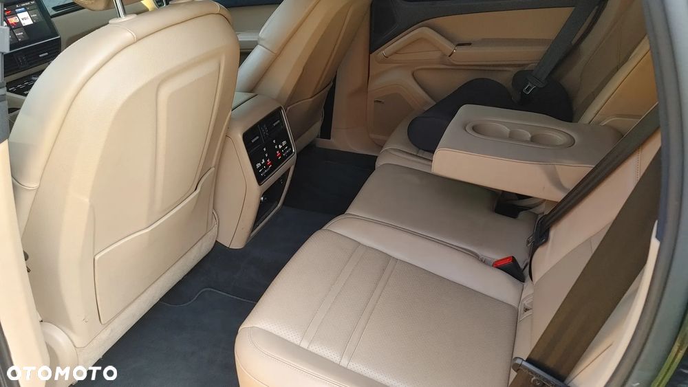 Porsche Cayenne E-Hybrid - 12