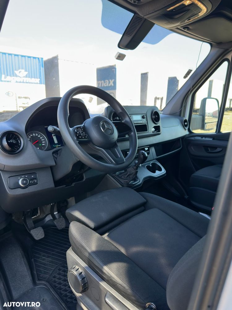 Mercedes-Benz Sprinter - 6