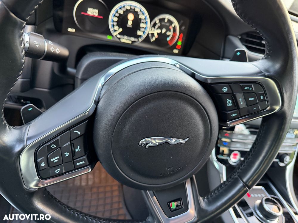 Jaguar XF 20d AWD Aut. R-Sport - 17