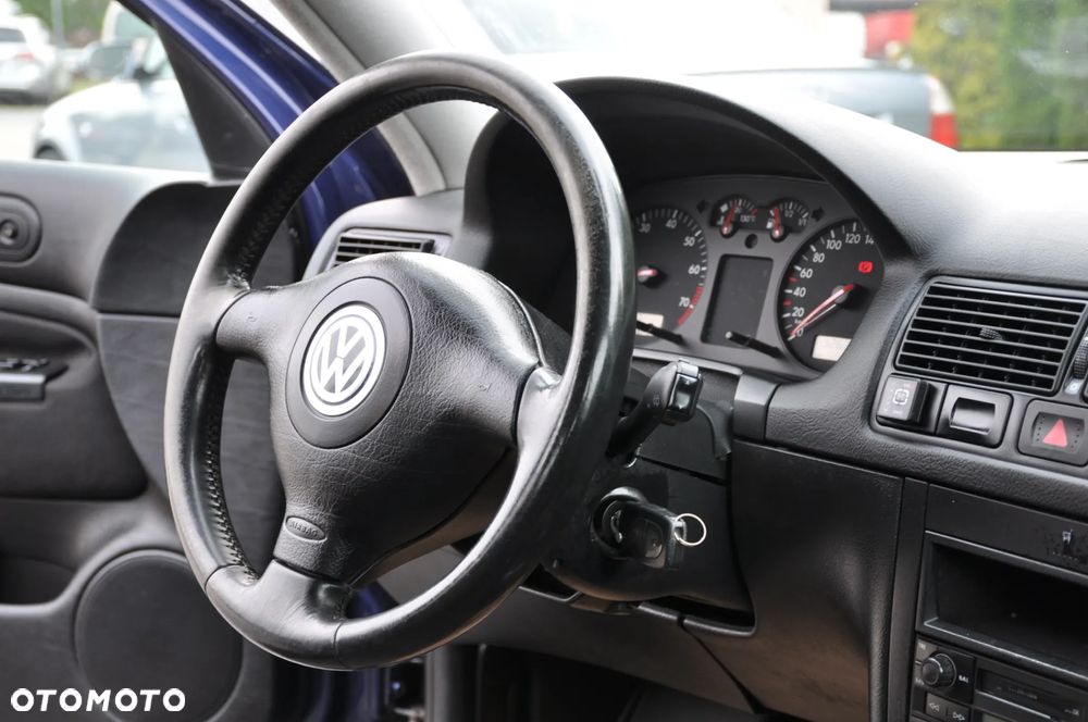 Volkswagen Golf 1.6 Edition - 30