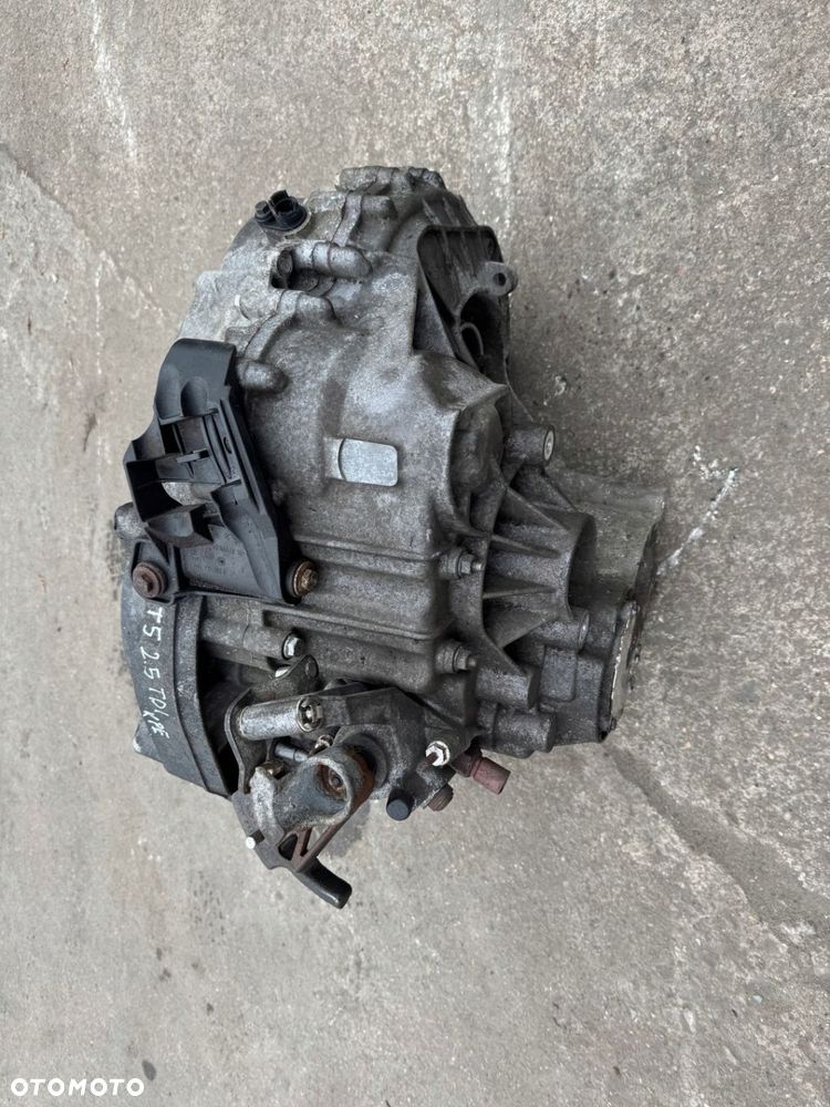 VW T5 2,5TDI 04-10r skrzynia 6 biegów KPE - 4