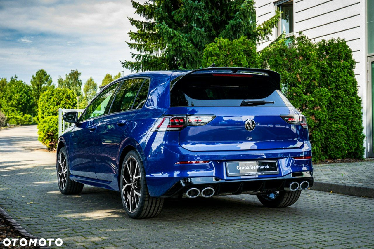 Volkswagen Golf - 22