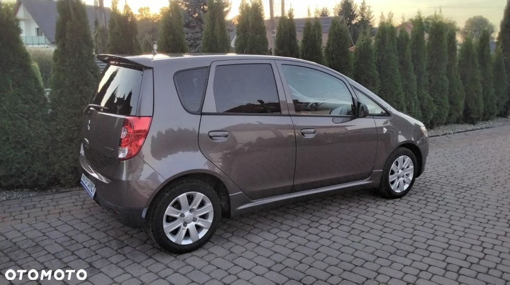Mitsubishi Colt - 9