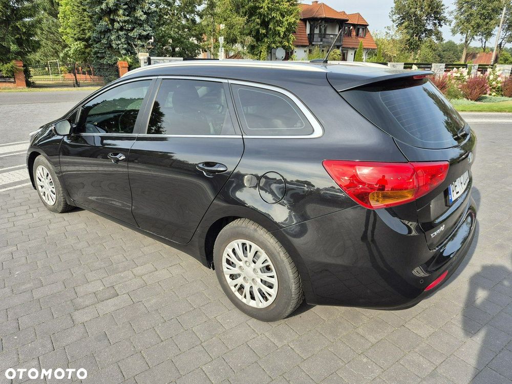 Kia Ceed - 12