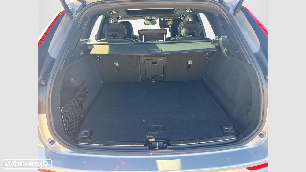 Volvo XC 60 2.0 T6 PHEV Plus Dark AWD - 18