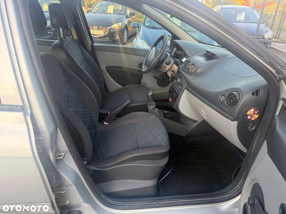 Renault Clio - 9