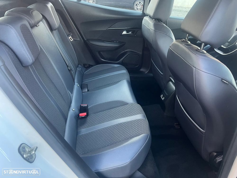 Peugeot 2008 1.2 PureTech Allure - 20