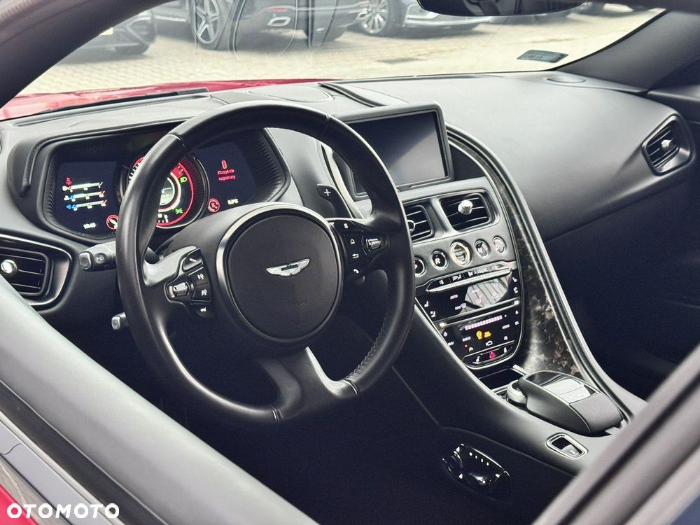 Aston Martin DB11 - 15