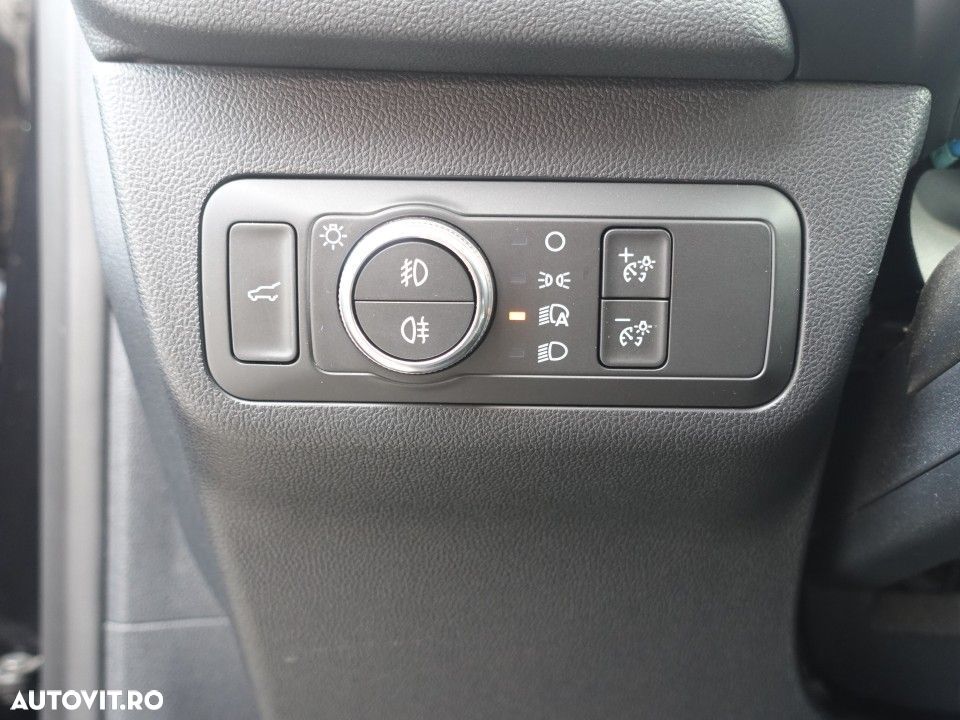 Ford Kuga - 33