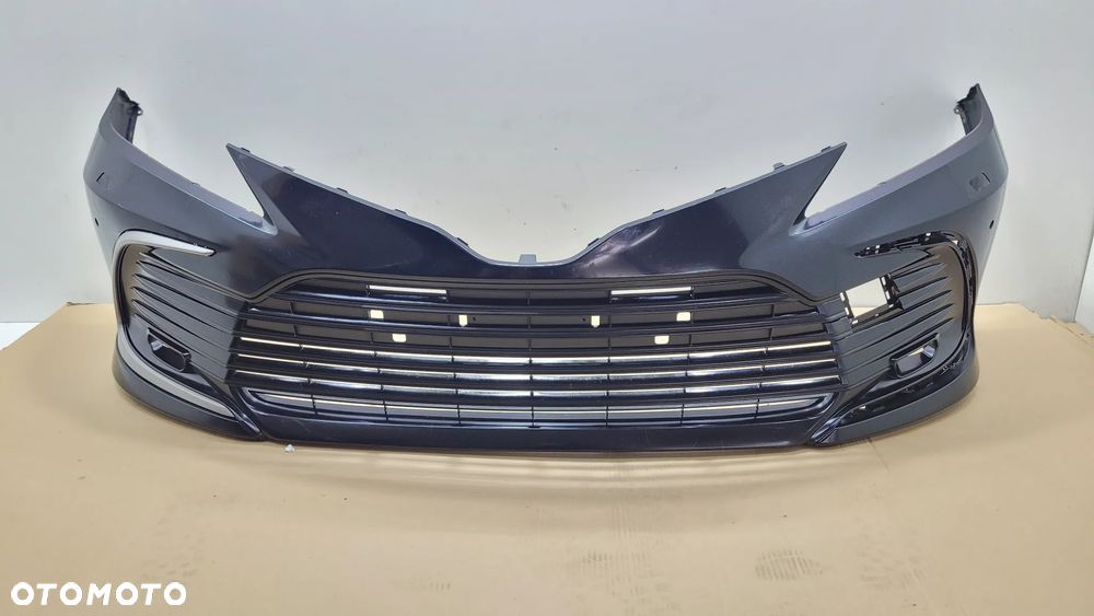 TOYOTA CAMRY VIII VX70 LIFT 21- zderzak przedni ŁADNY - 1