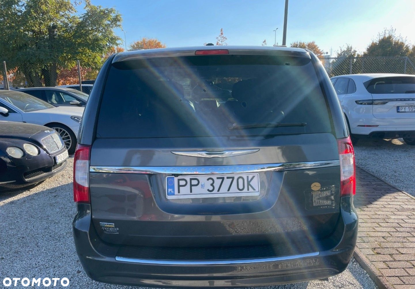 Chrysler Town & Country - 5