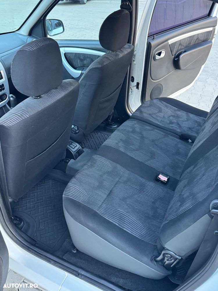 Dacia Logan 1.5 dCi Laureate - 13