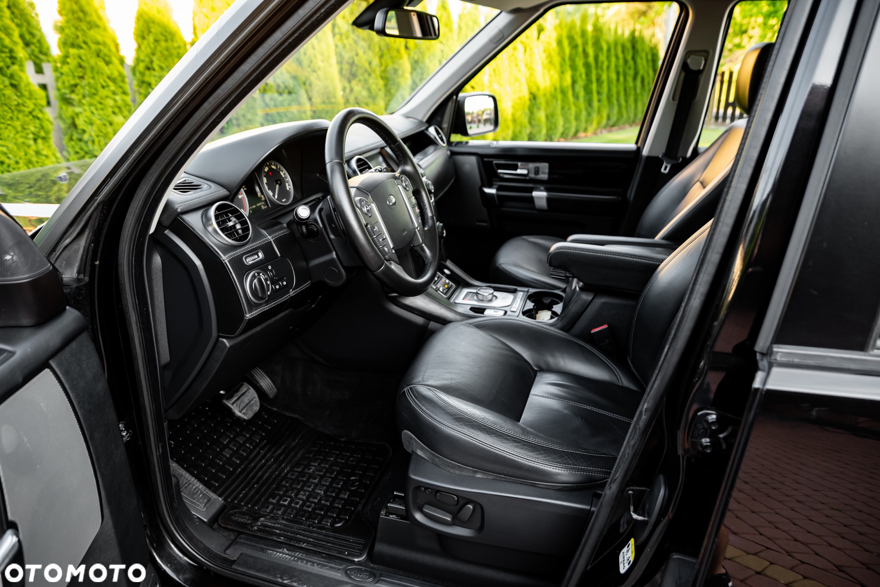 Land Rover Discovery SD V6 HSE - 16