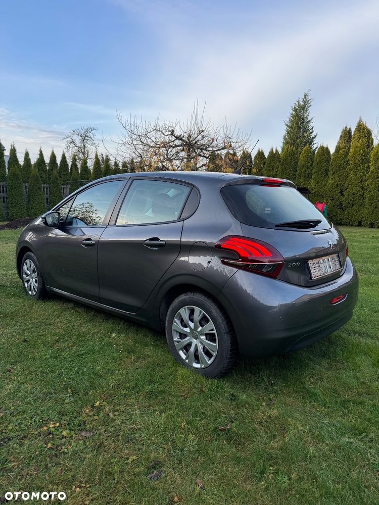 Peugeot 208 - 5