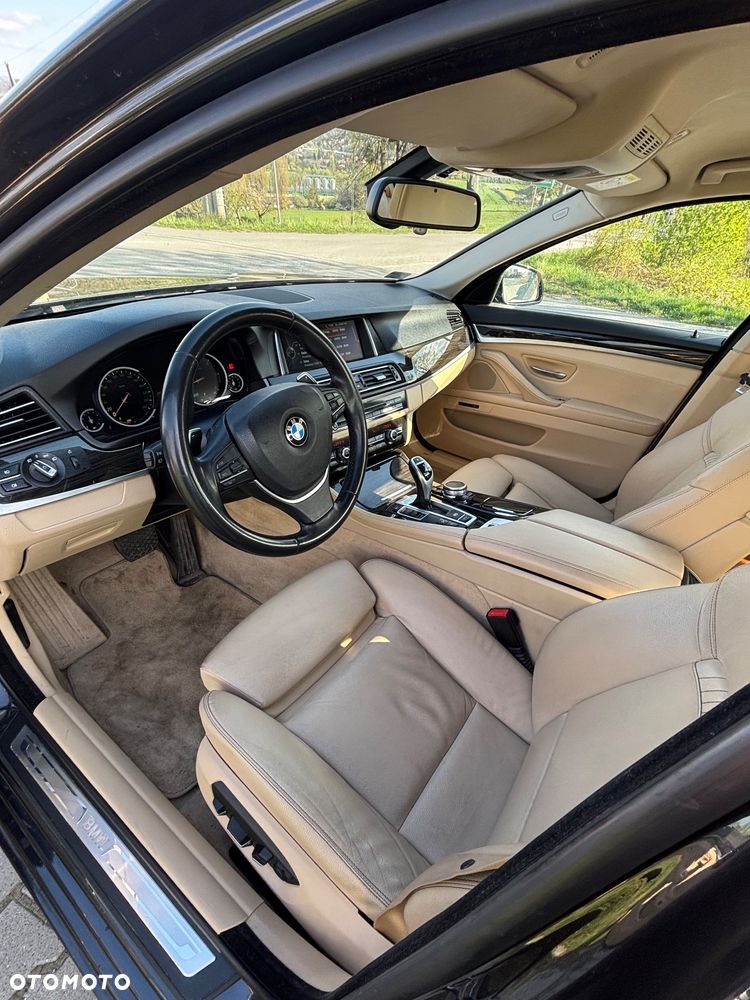 BMW Seria 5 530d xDrive Luxury Line - 17