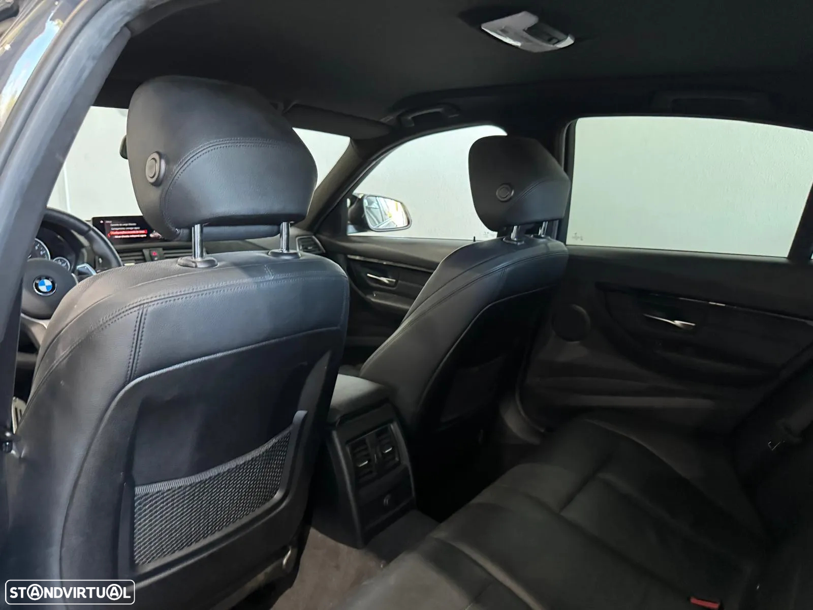 BMW 330 e iPerformance Pack M - 13