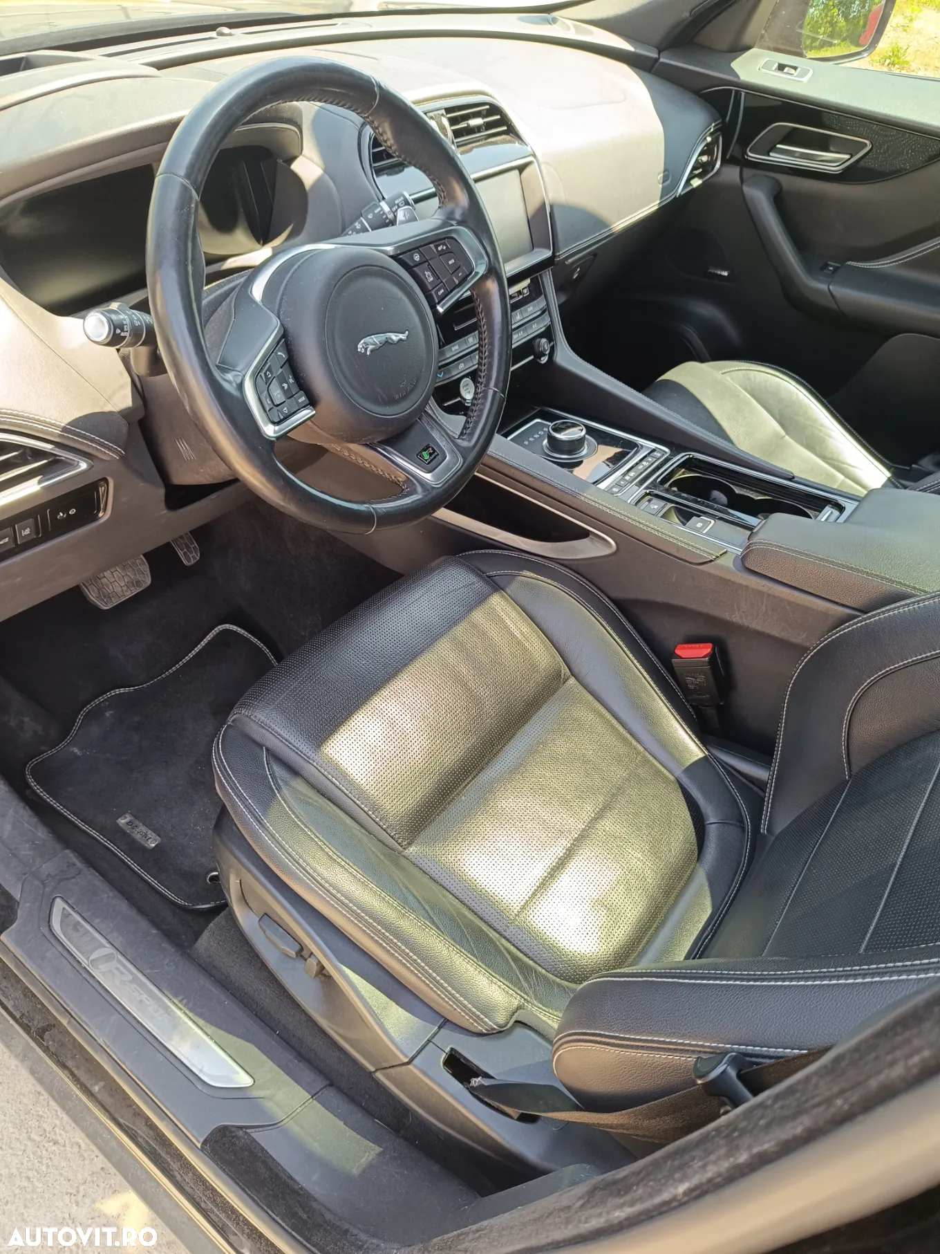 Jaguar F-Pace 30d AWD R-Sport - 9