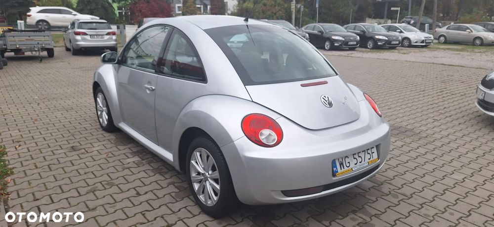 Volkswagen New Beetle - 8