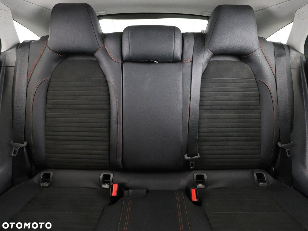 Mercedes-Benz CLA Shooting Brake 180 7G-DCT AMG Line - 18