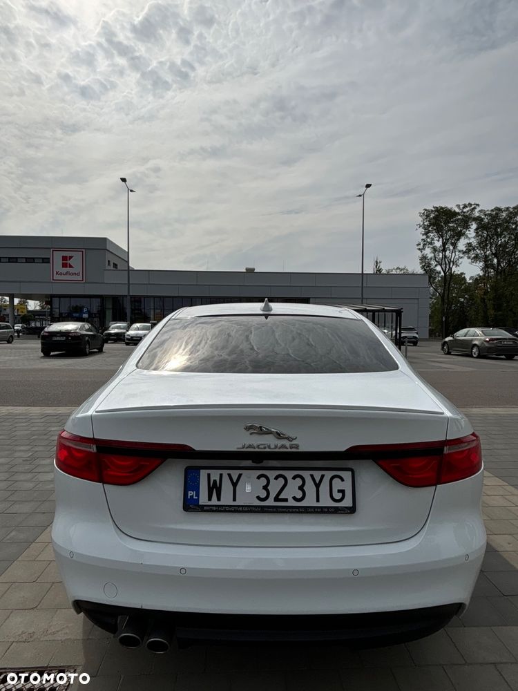 Jaguar XF 2.0 i4D R-Sport - 6