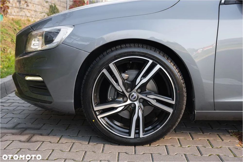 Volvo V60 D5 Geartronic RDesign - 19