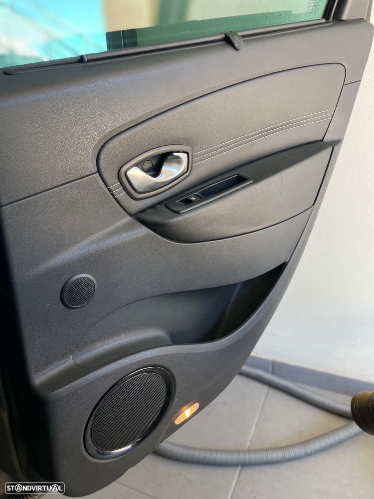 Renault Scénic 1.6 DCi Bose Edition - 8