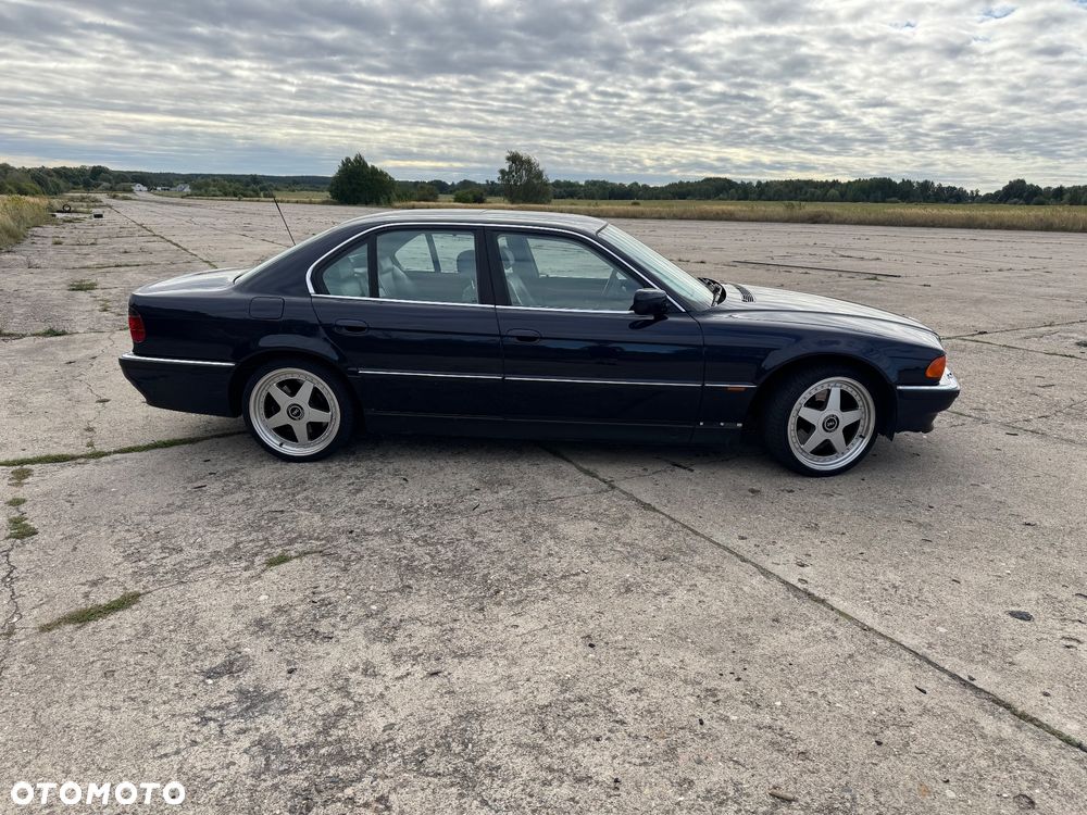 BMW Seria 7 750i - 3