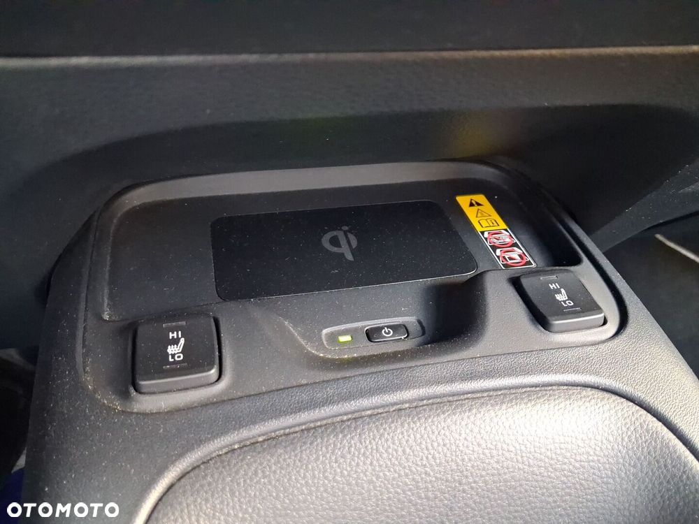 Toyota Corolla 1.8 Hybrid Comfort - 24