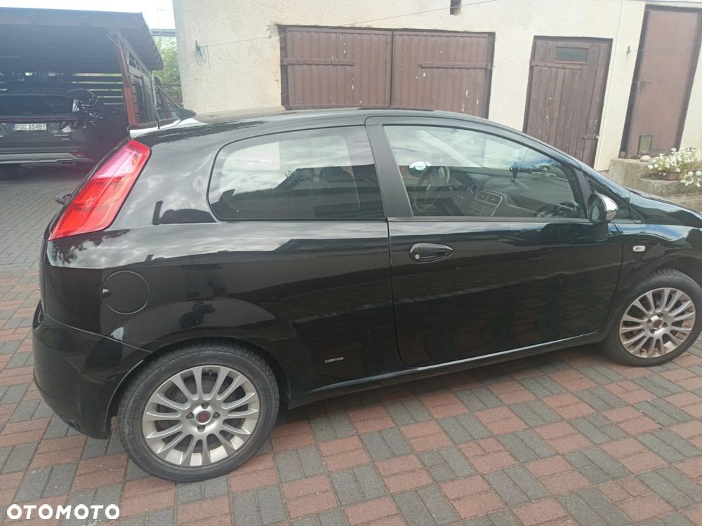 Fiat Grande Punto - 15