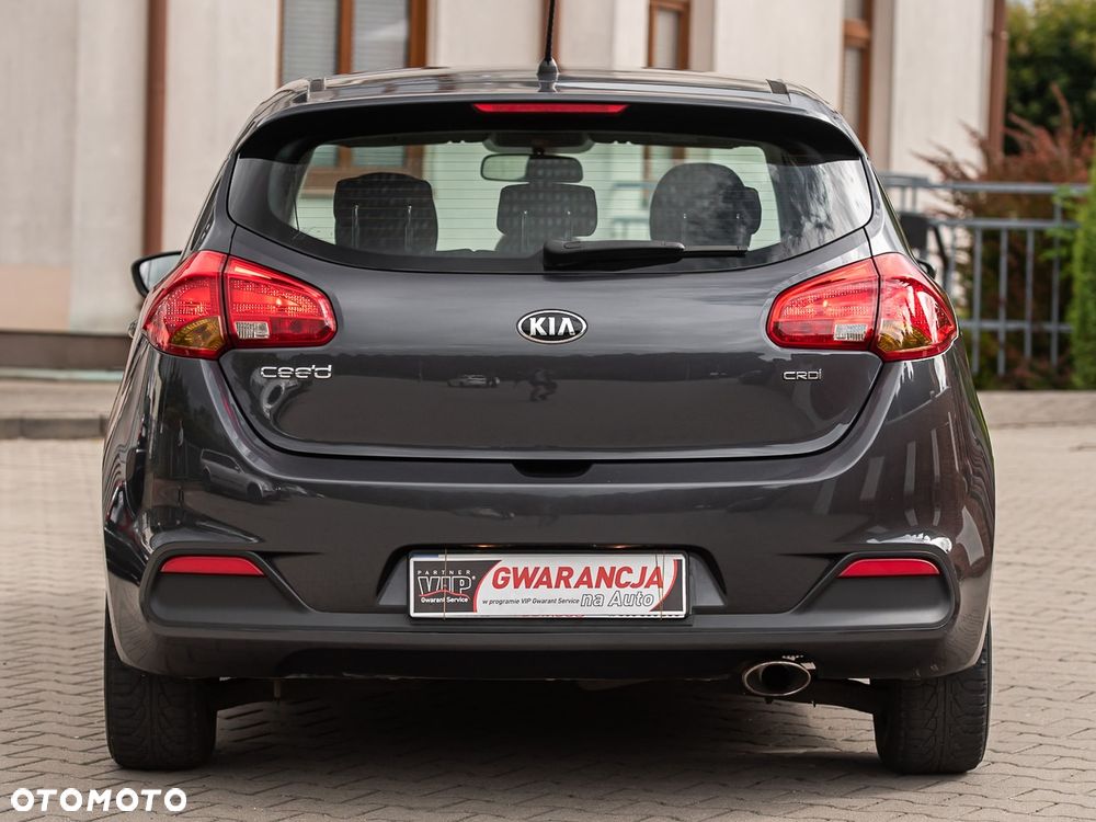 Kia Ceed - 11