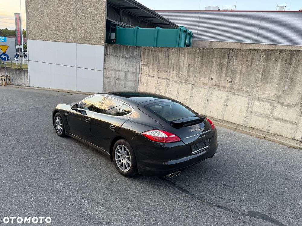 Porsche Panamera 4S - 3