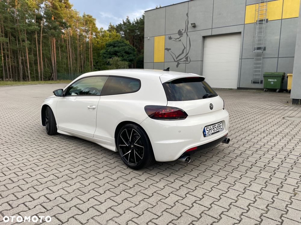 Volkswagen Scirocco 2.0 TSI Perfectline R-Style DSG - 3