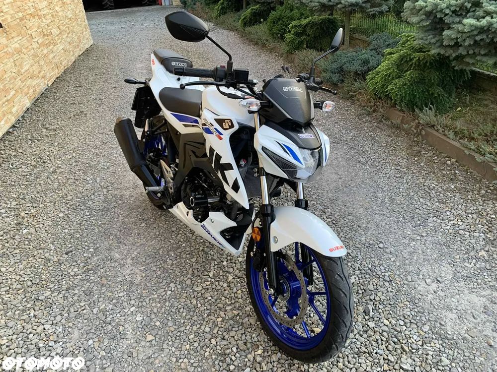 Suzuki GSX - 8