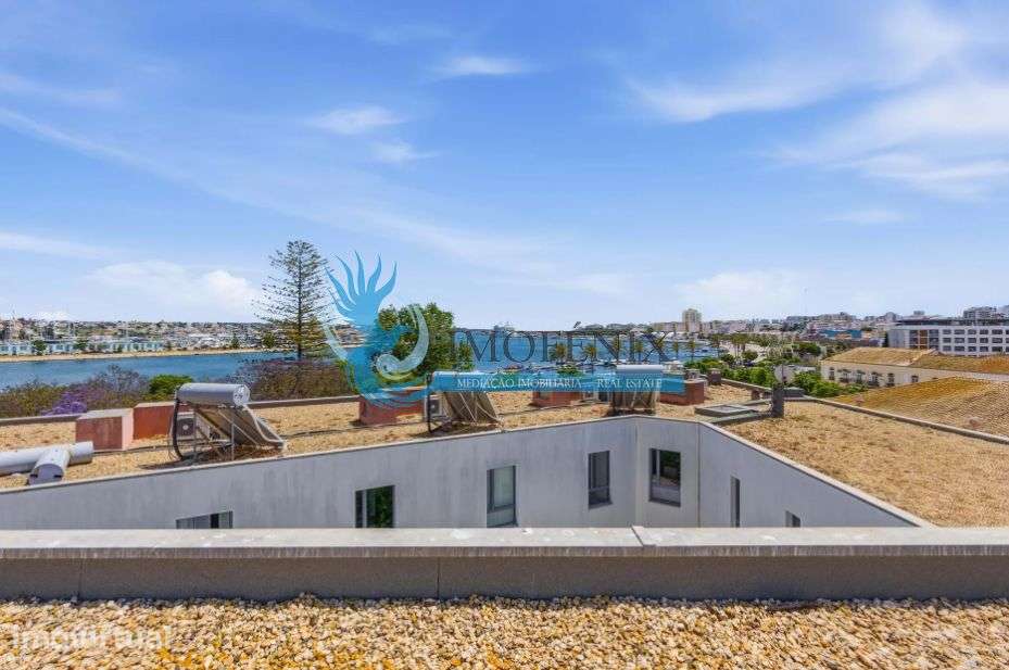 Apartamento T2 de Prestígio com Terraço e Jacuzzi na Zona Ribeirinha - Grande imagem: 4/18