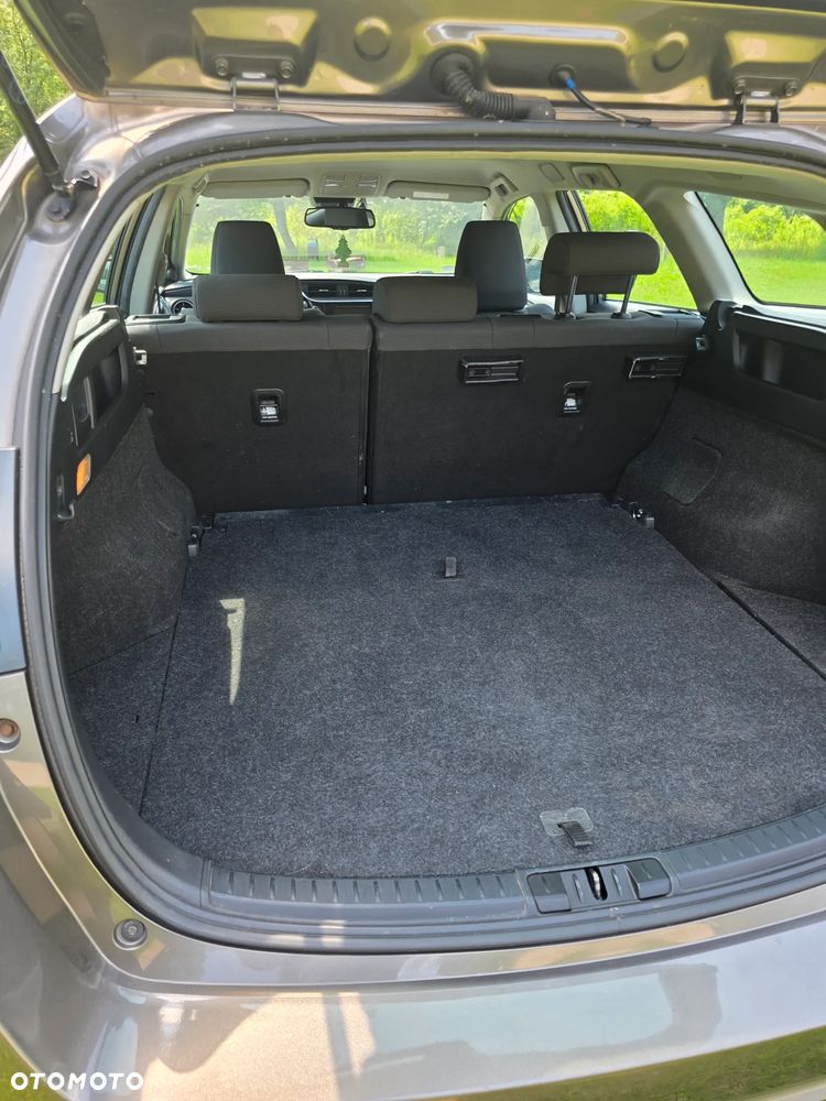 Toyota Auris Hybrid 135 Premium - 14