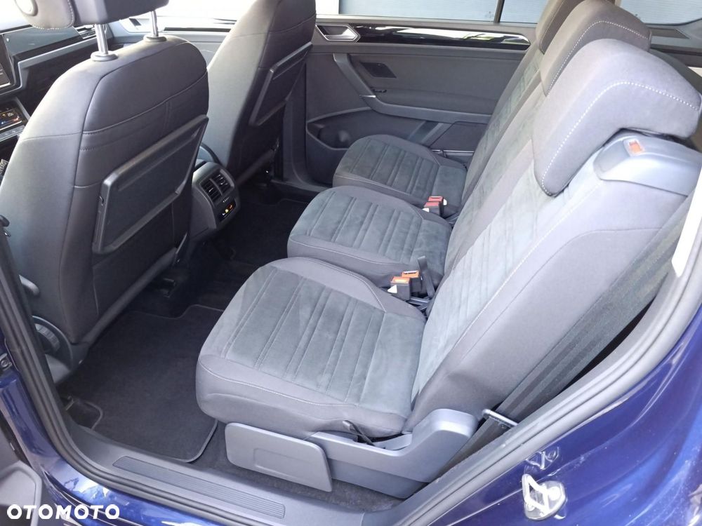 Volkswagen Touran - 12
