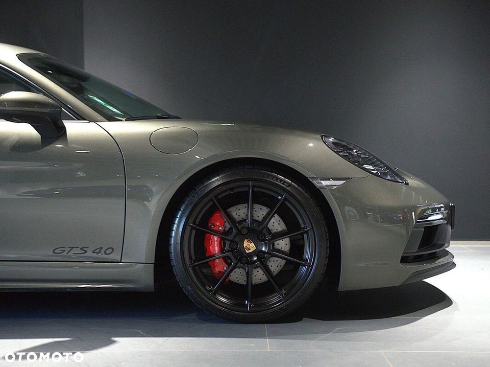 Porsche 718 Cayman - 12