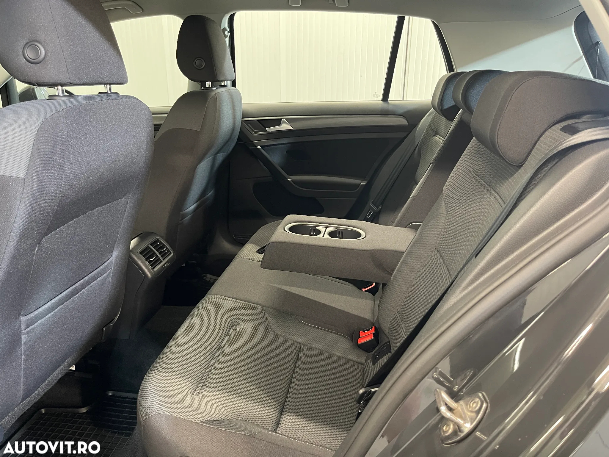 Volkswagen Golf 1.6 TDI Comfortline - 11