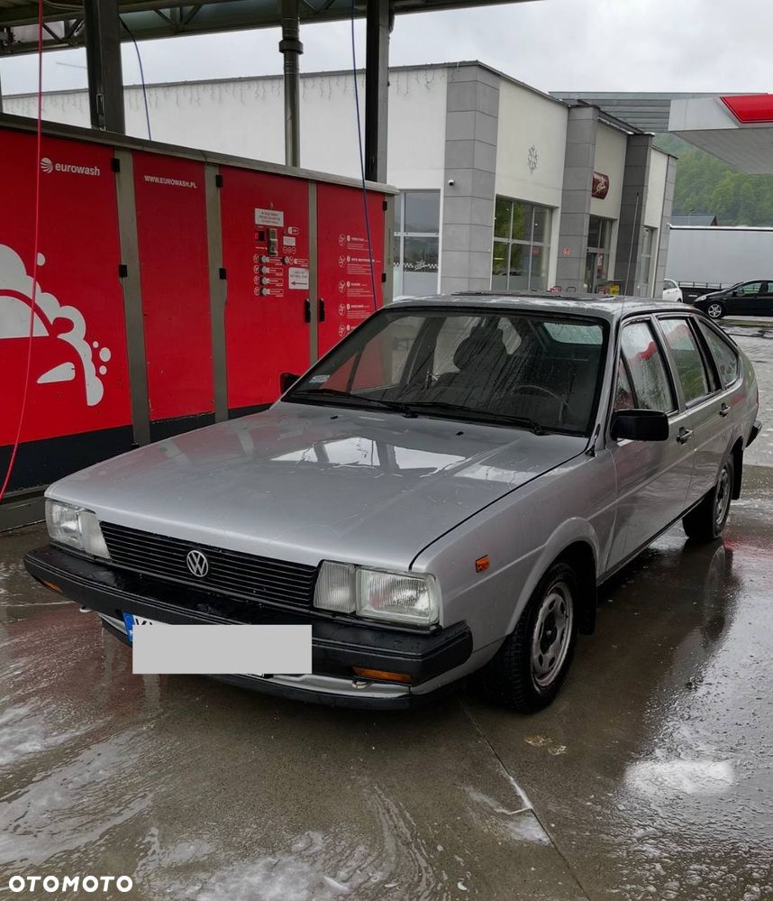 Volkswagen Passat - 1