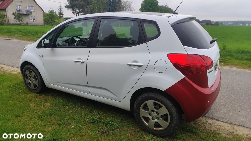 Kia Venga - 3