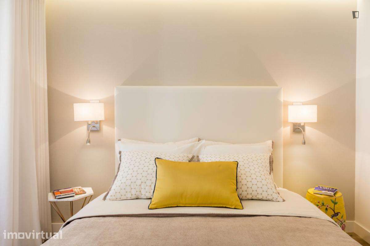 Apartamento com 1 quartos - localizado em Princípe Real Lisbon - Grande imagem: 2/19